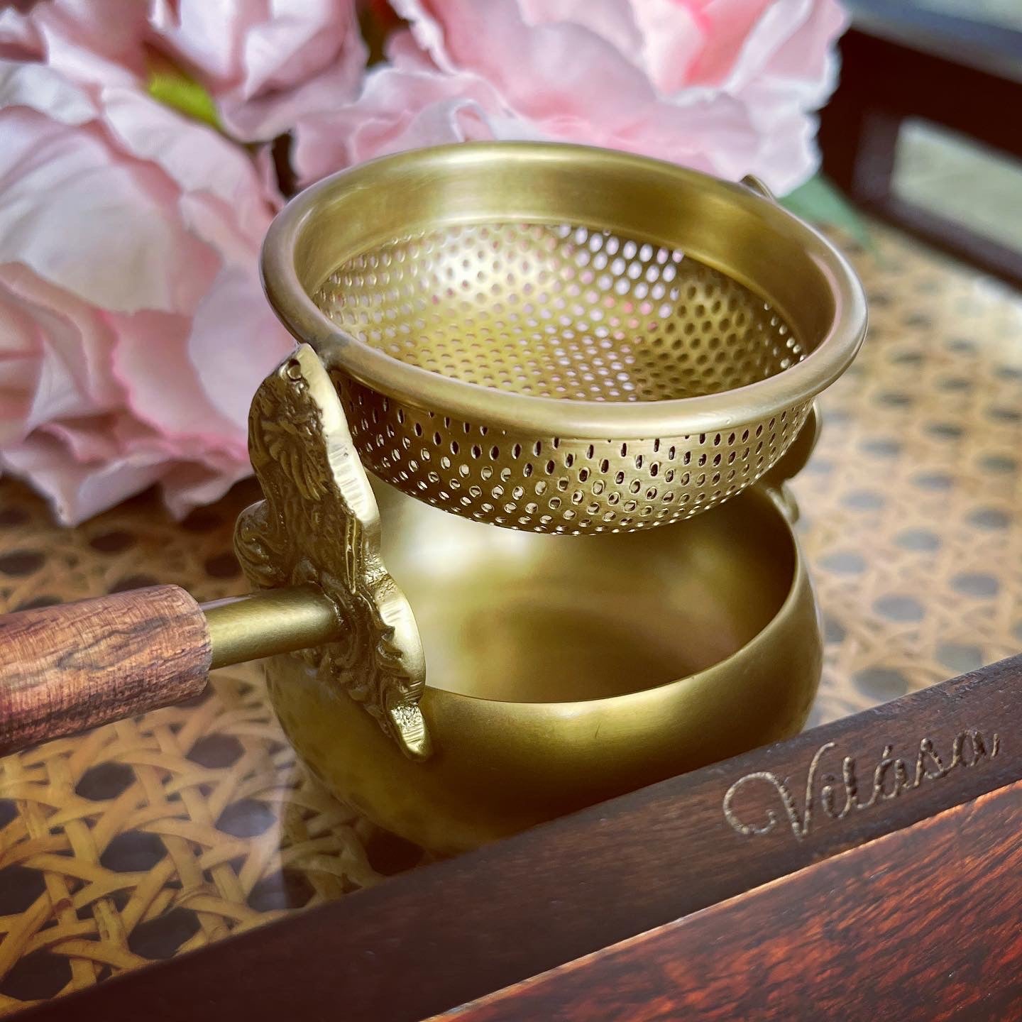 Khúbi - brass tea strainer