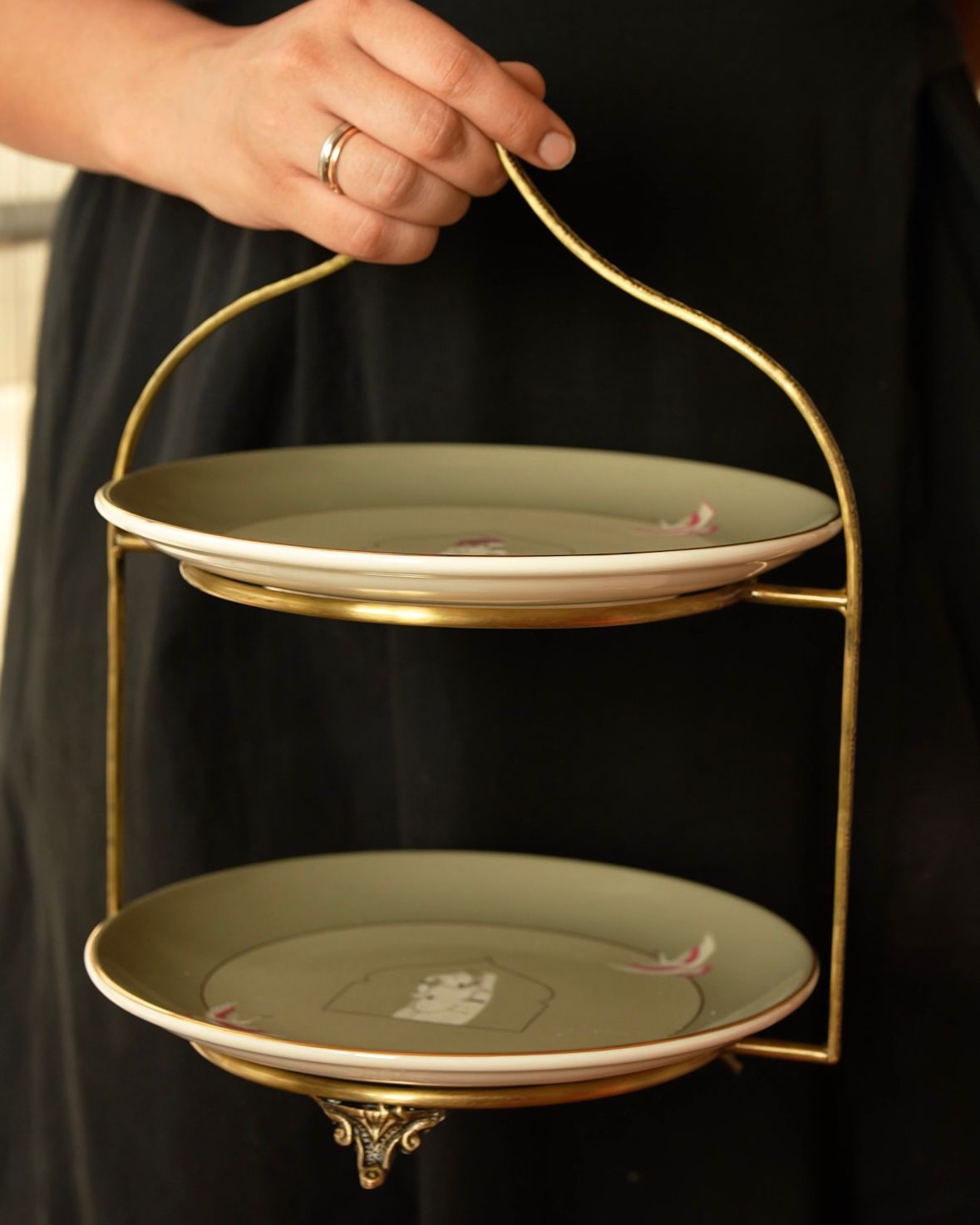 Behruz - 2 Tier platter in brass and porcelain