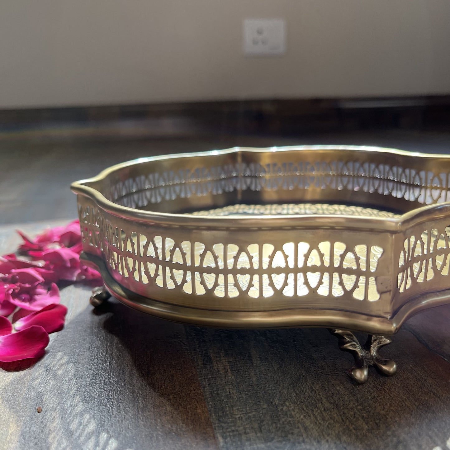Názm Petal - Solid Brass Tray