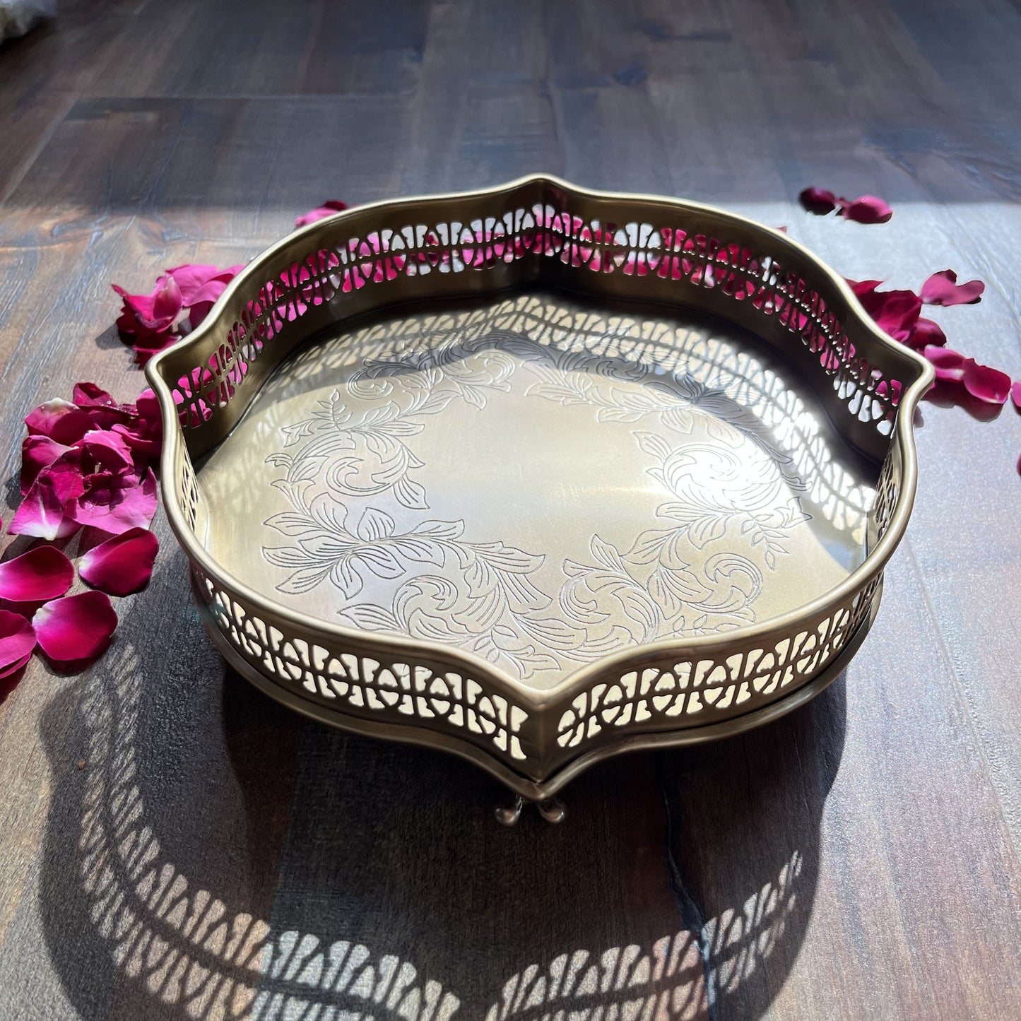 Názm Petal - Solid Brass Tray