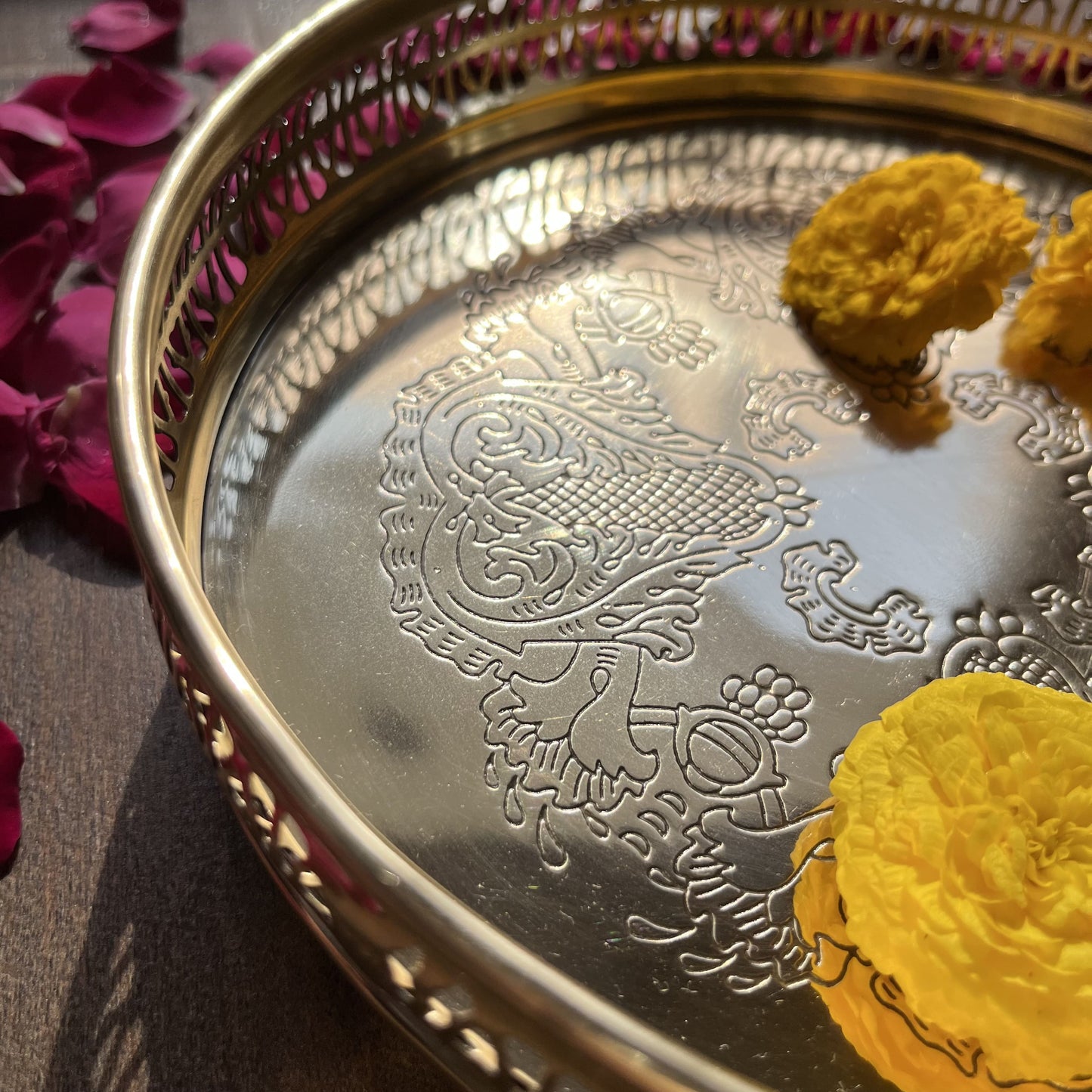 Názm Round -Solid Brass Tray