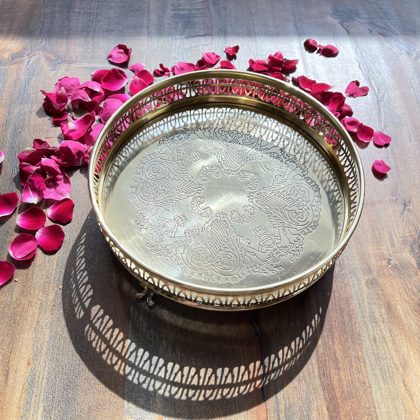Názm Round -Solid Brass Tray