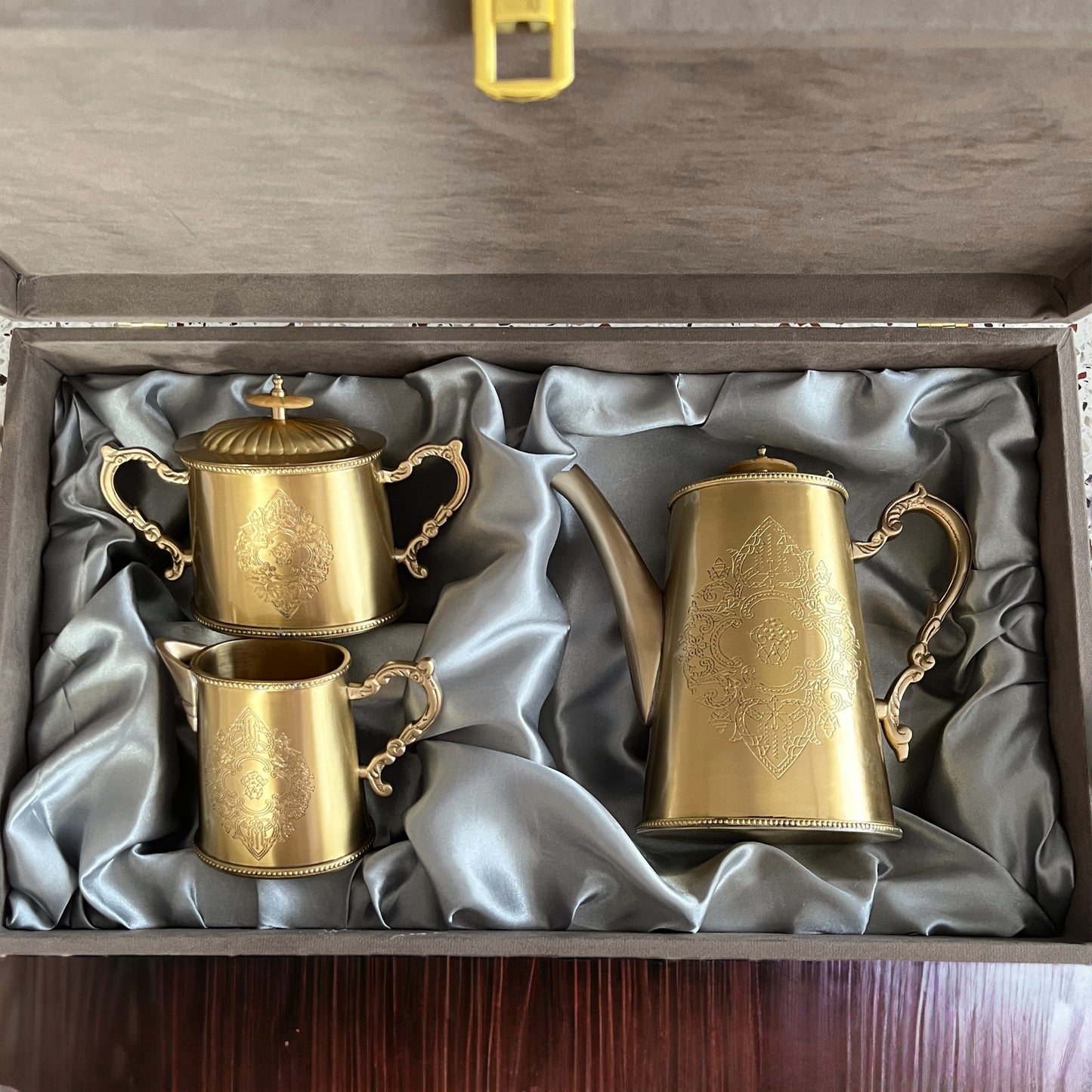 Méhfil-é-Jashn - 3 piece tea set made in brass