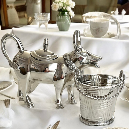 Méhfil-é-Khaas - A unique 2 piece tea set in brass