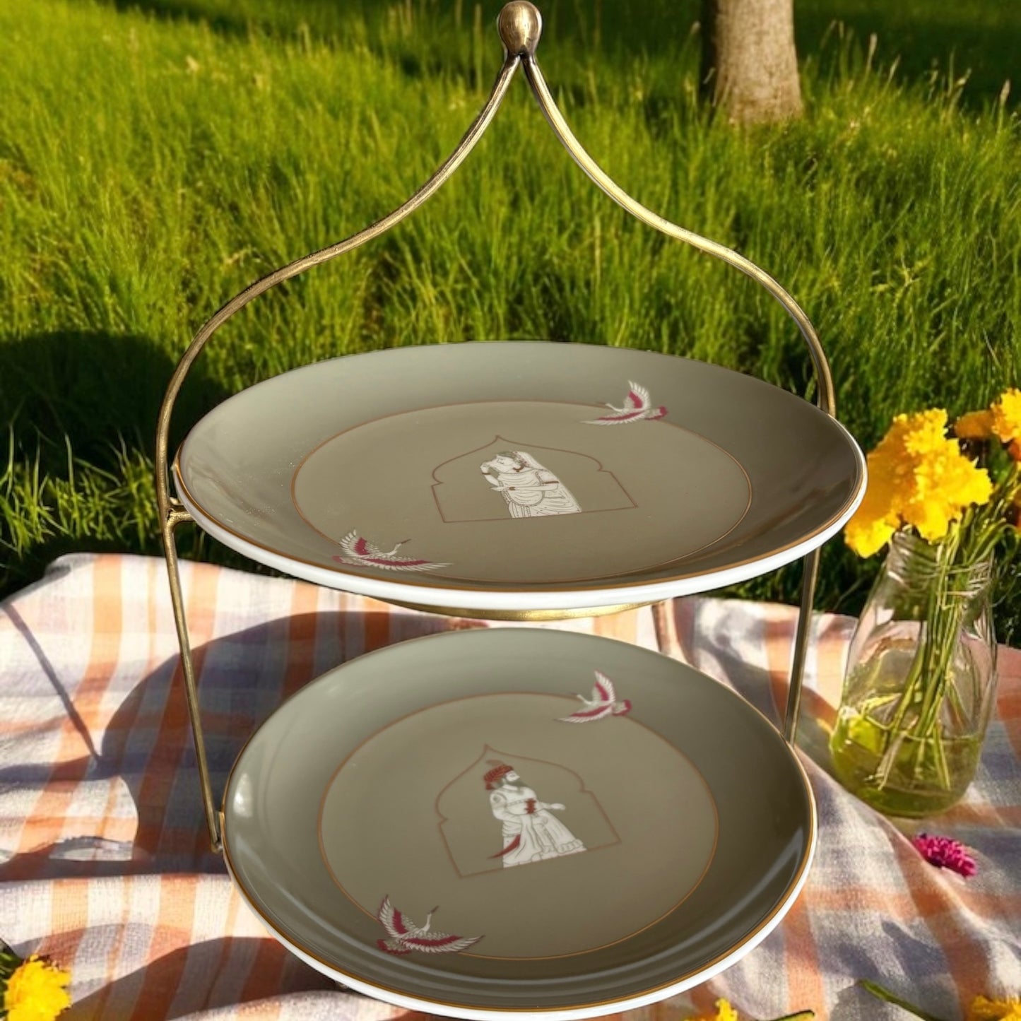 Behruz - 2 Tier platter in brass and porcelain