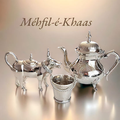 Méhfil-é-Khaas - A unique 3 piece tea set in brass