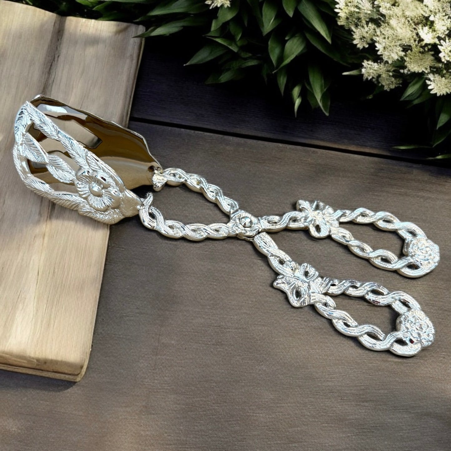 Qála - Brass Tong