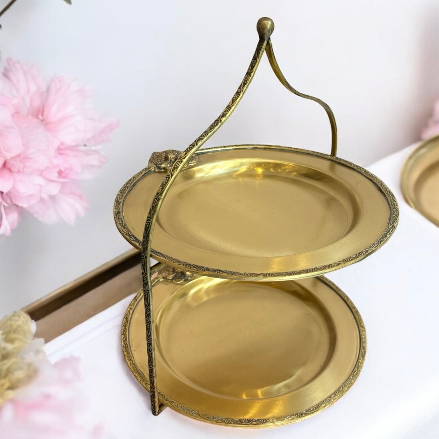 Shahgul — The Regal Two-Tier Brass Platter