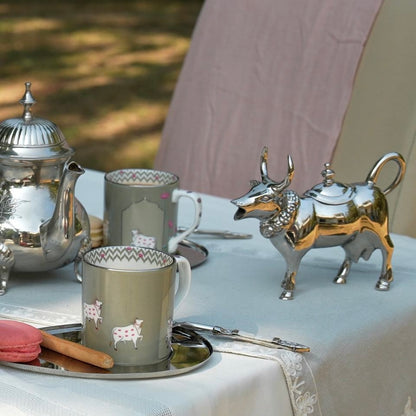 Méhfil-é-Khaas - A unique 3 piece tea set in brass