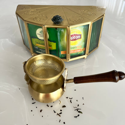 Khúbi Swivel - brass tea strainer