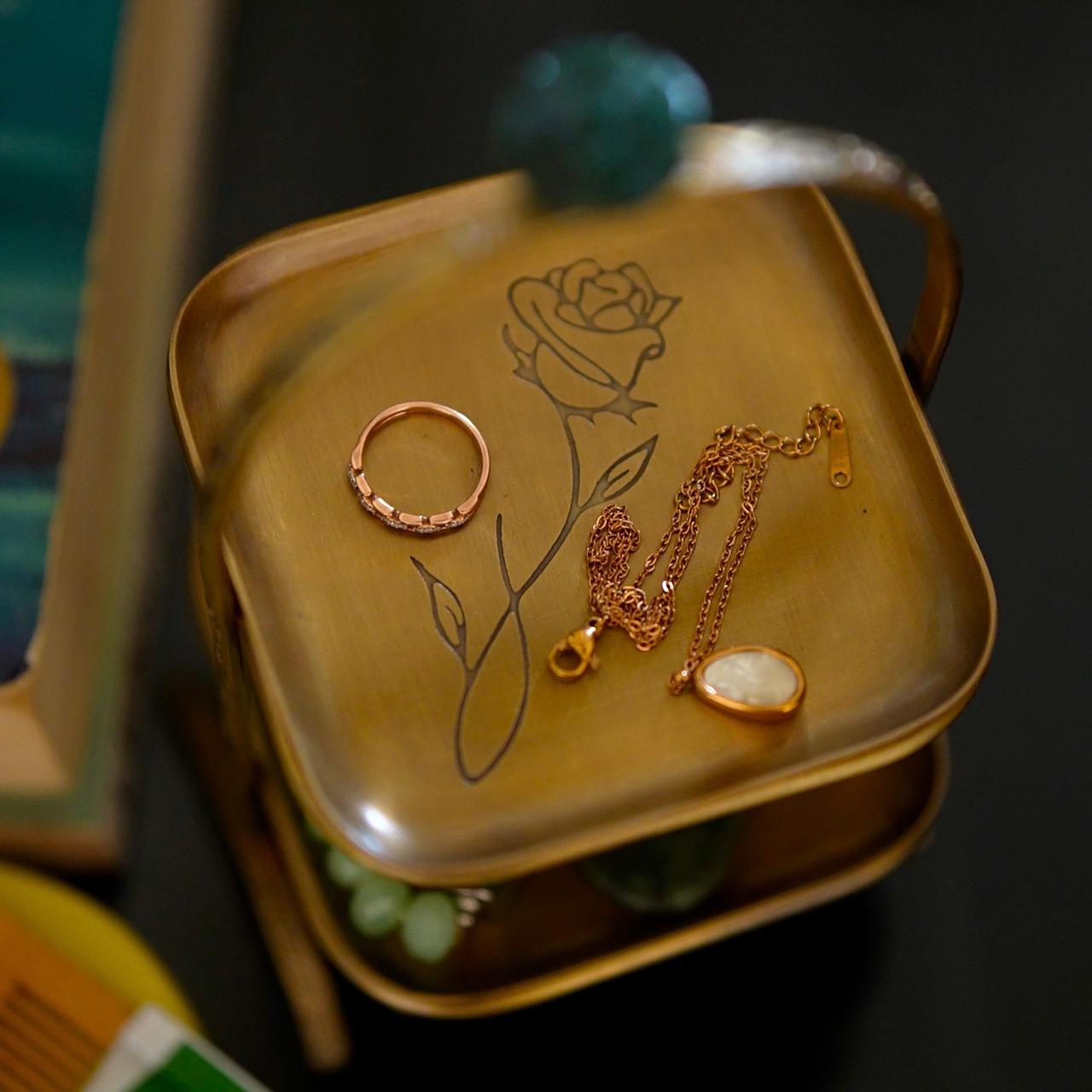 Zarista – Brass Two-Tier Mini Platter