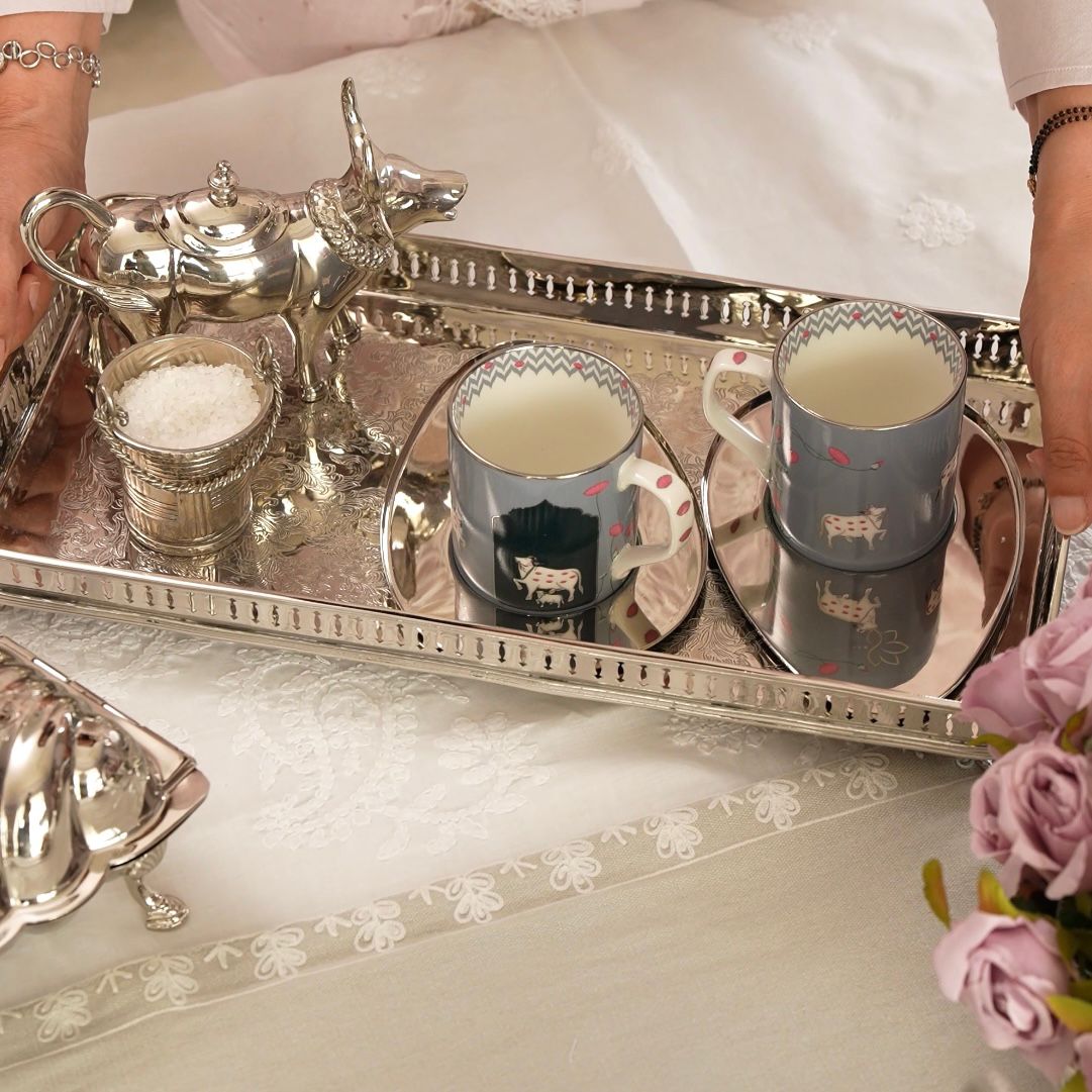 Naźm Baagh – Handcrafted Brass Tray