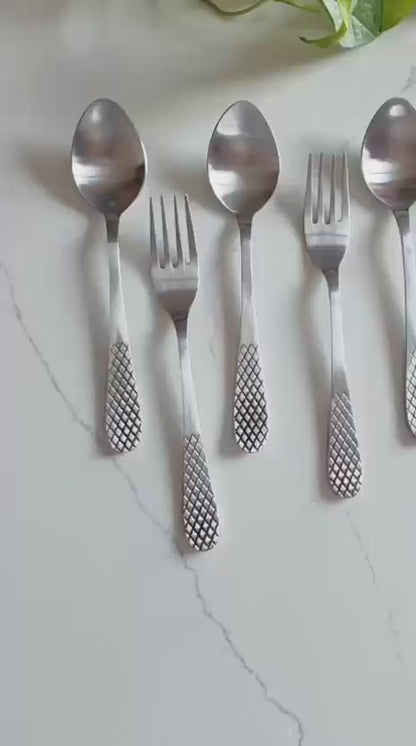 Matsya - Flatware in matt silver finish